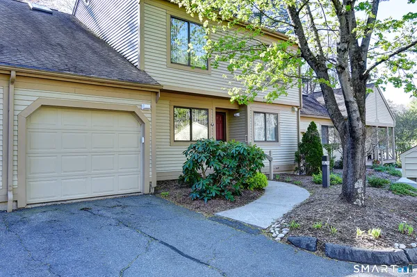 $3,500 | 4 Stonington Court, Unit 4, Avon, CT 06001