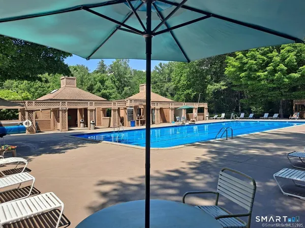 $3,500 | 4 Stonington Court, Unit 4, Avon, CT 06001