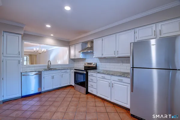$3,500 | 4 Stonington Court, Unit 4, Avon, CT 06001