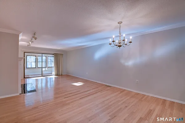 $3,500 | 4 Stonington Court, Unit 4, Avon, CT 06001