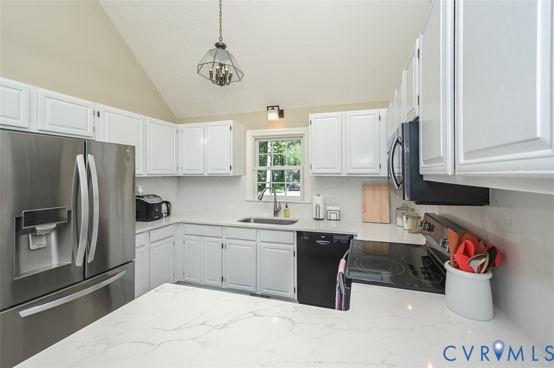 1113 Santa Anna Road Henrico, VA 23229 - Photo 16 of 56