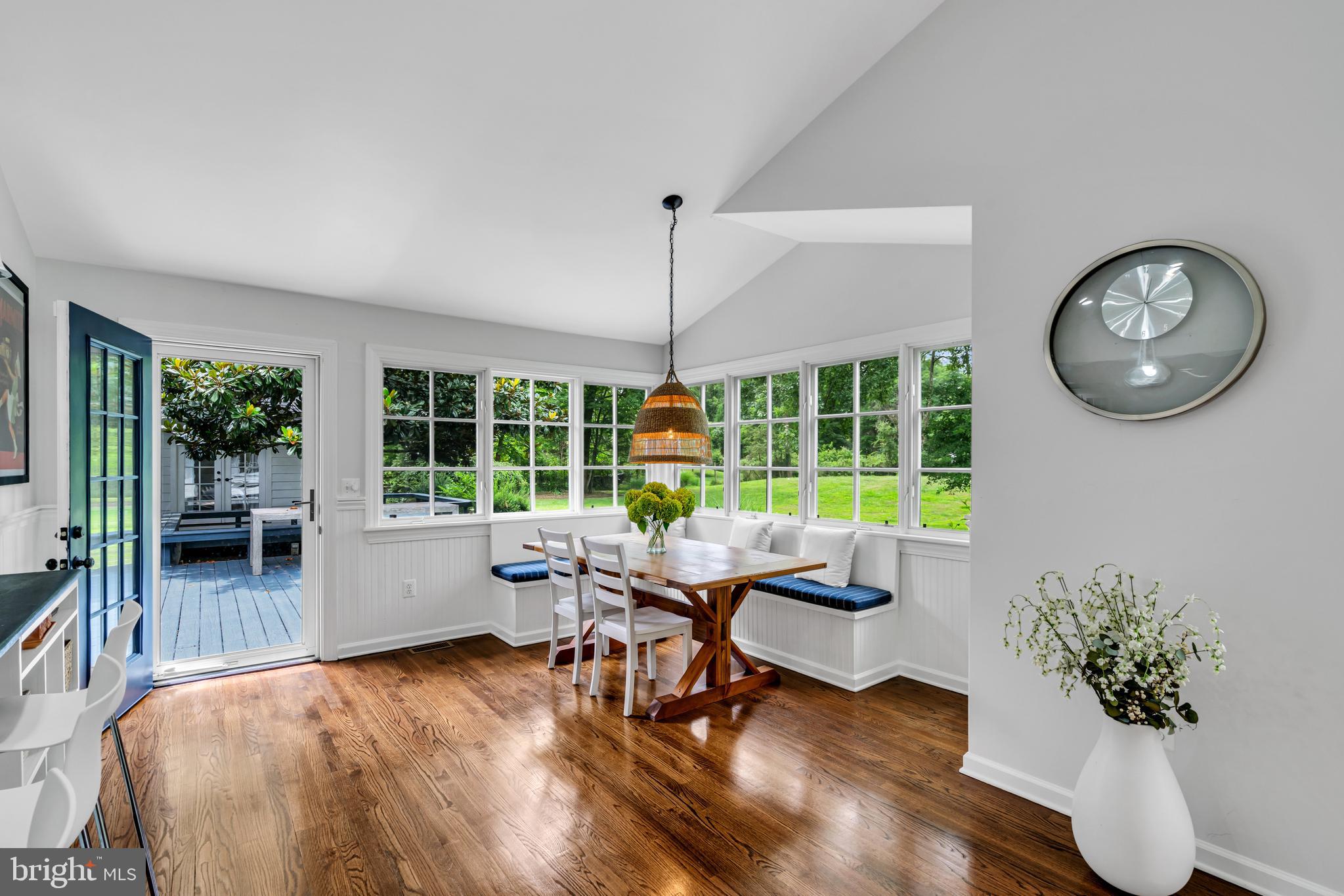 8 Nelson Ridge Road Princeton, NJ 08540 - Photo 3 of 37 Breakfast room with wrap around windows