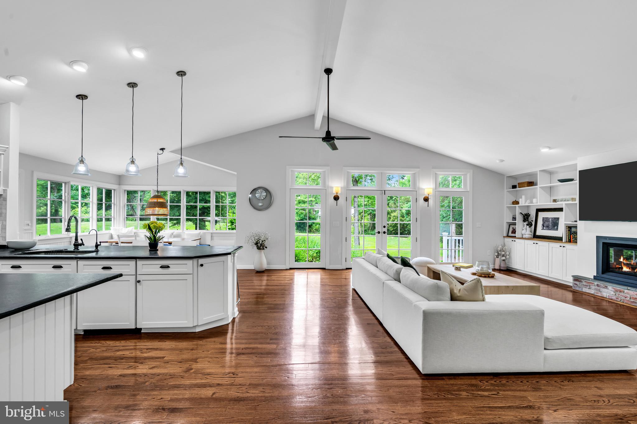 8 Nelson Ridge Road Princeton, NJ 08540 - Photo 4 of 37 Vaulted kitchen and family room