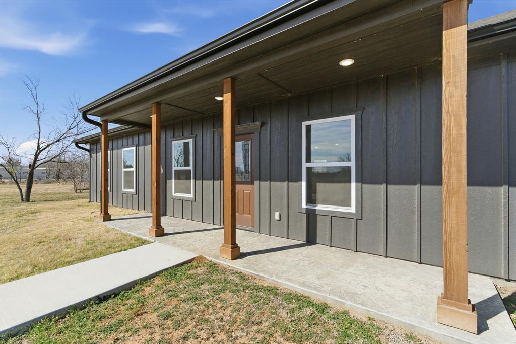 709 Harris Street Cisco, TX 76437 - Photo 3 of 31