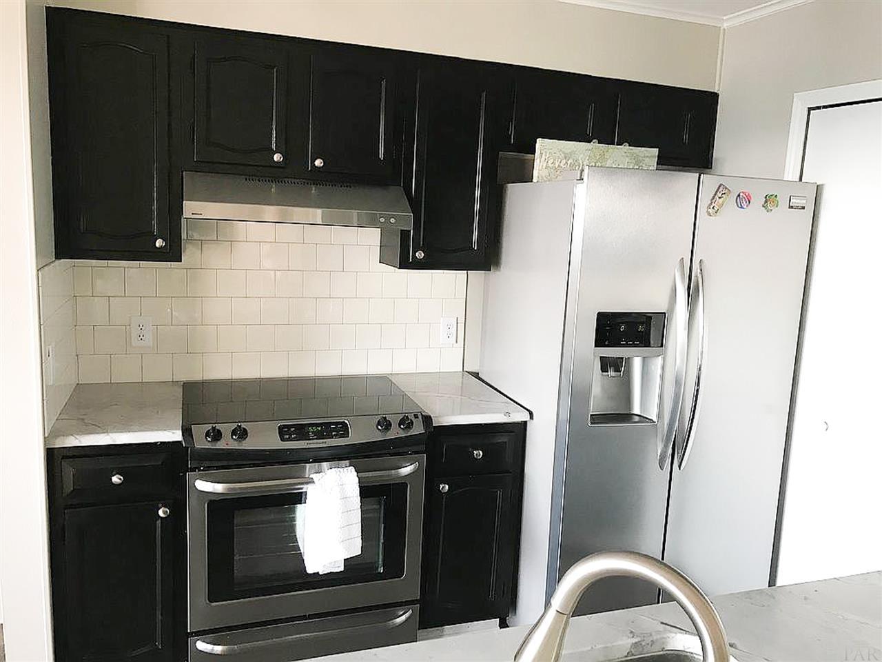 200 Pensacola Beach Road, Unit D6 Gulf Breeze, FL 32561 - Photo 7 of 25 updated cabinets and granite