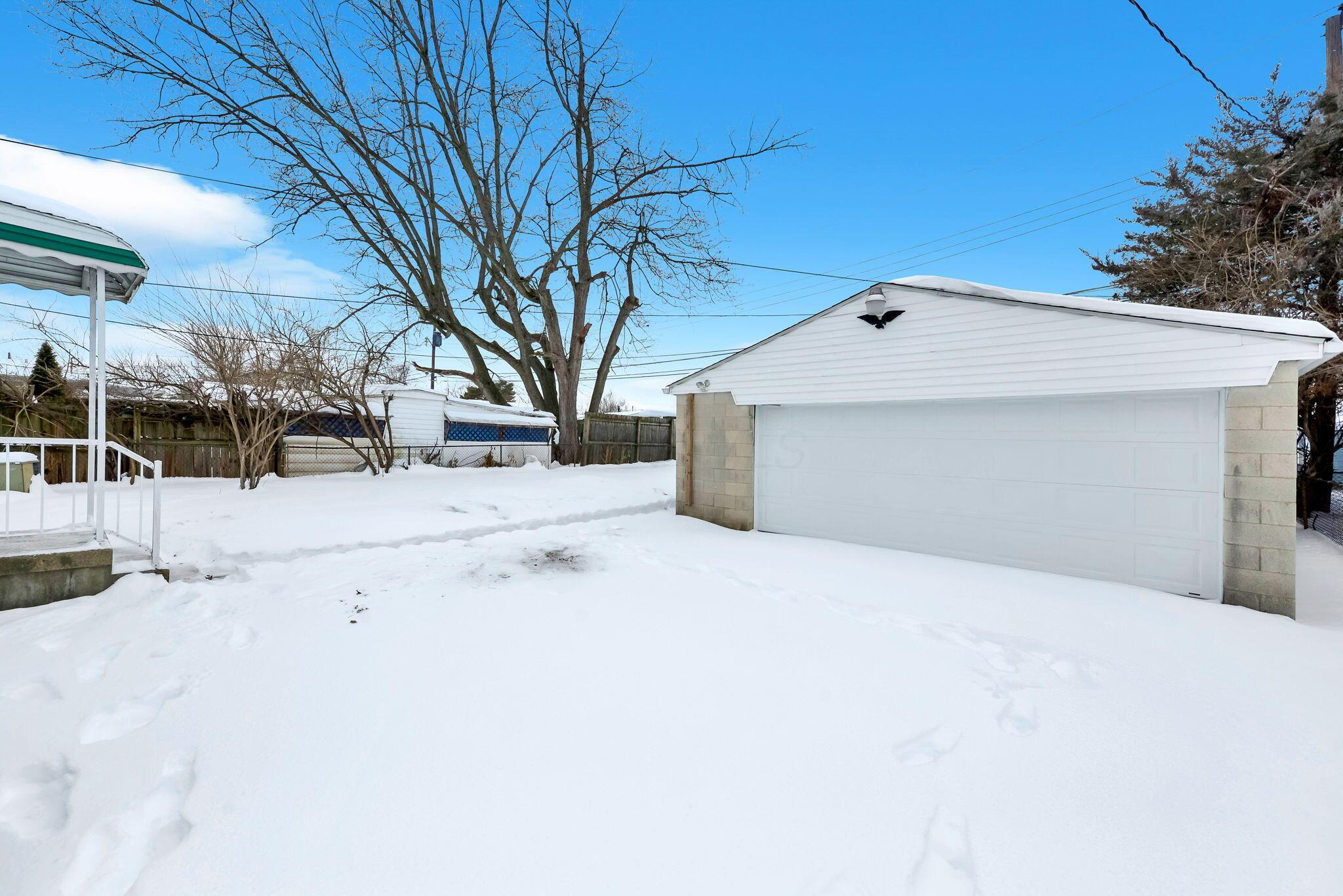 3866 Eakin Road Columbus, OH 43228 - Photo 28 of 32 Gallery Image 28