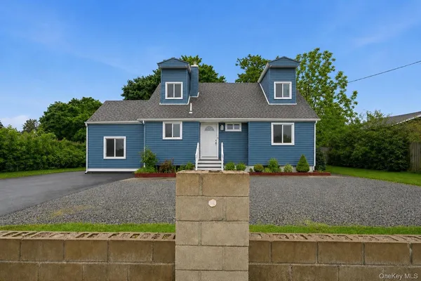 $699,000 | 332 Crooked Hill Road, Brentwood, NY 11717