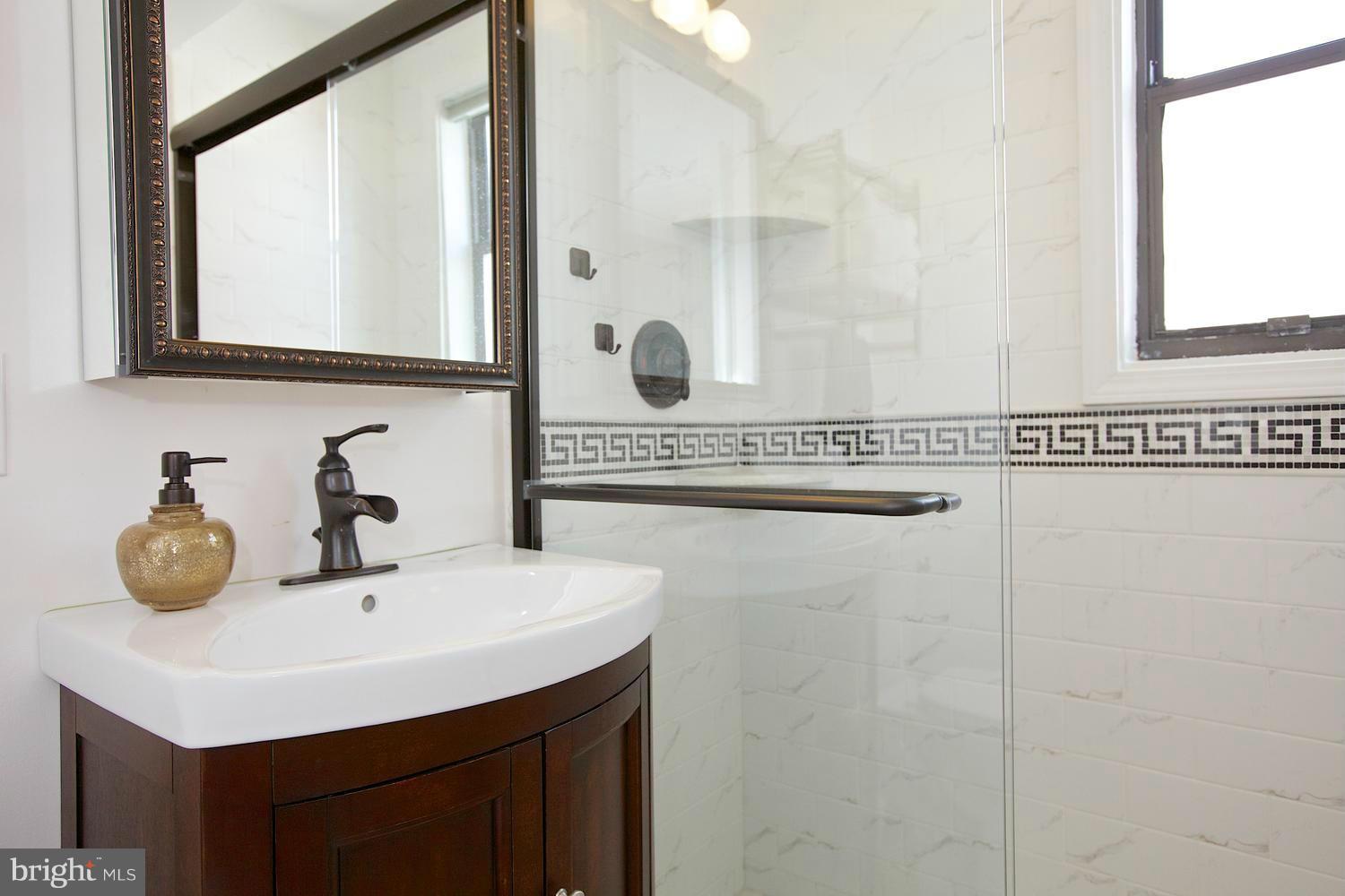 3819 Davis Place Northwest, Unit 5 Washington, DC 20007 - Photo 14 of 29 Bath (Master)