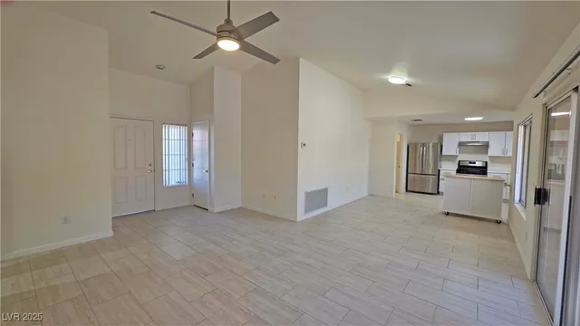 $1,950 | 2621 Tumble Brook Drive, Las Vegas, NV 89134