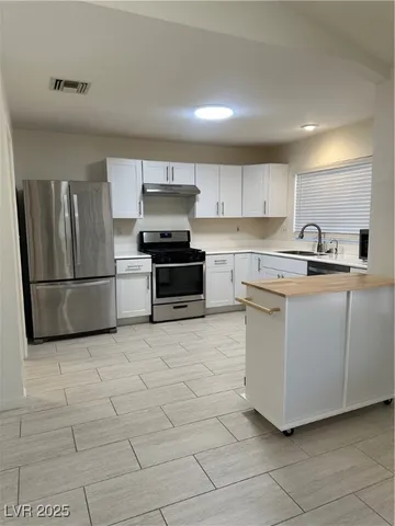 $1,950 | 2621 Tumble Brook Drive, Las Vegas, NV 89134