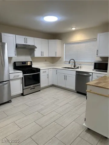 $1,950 | 2621 Tumble Brook Drive, Las Vegas, NV 89134