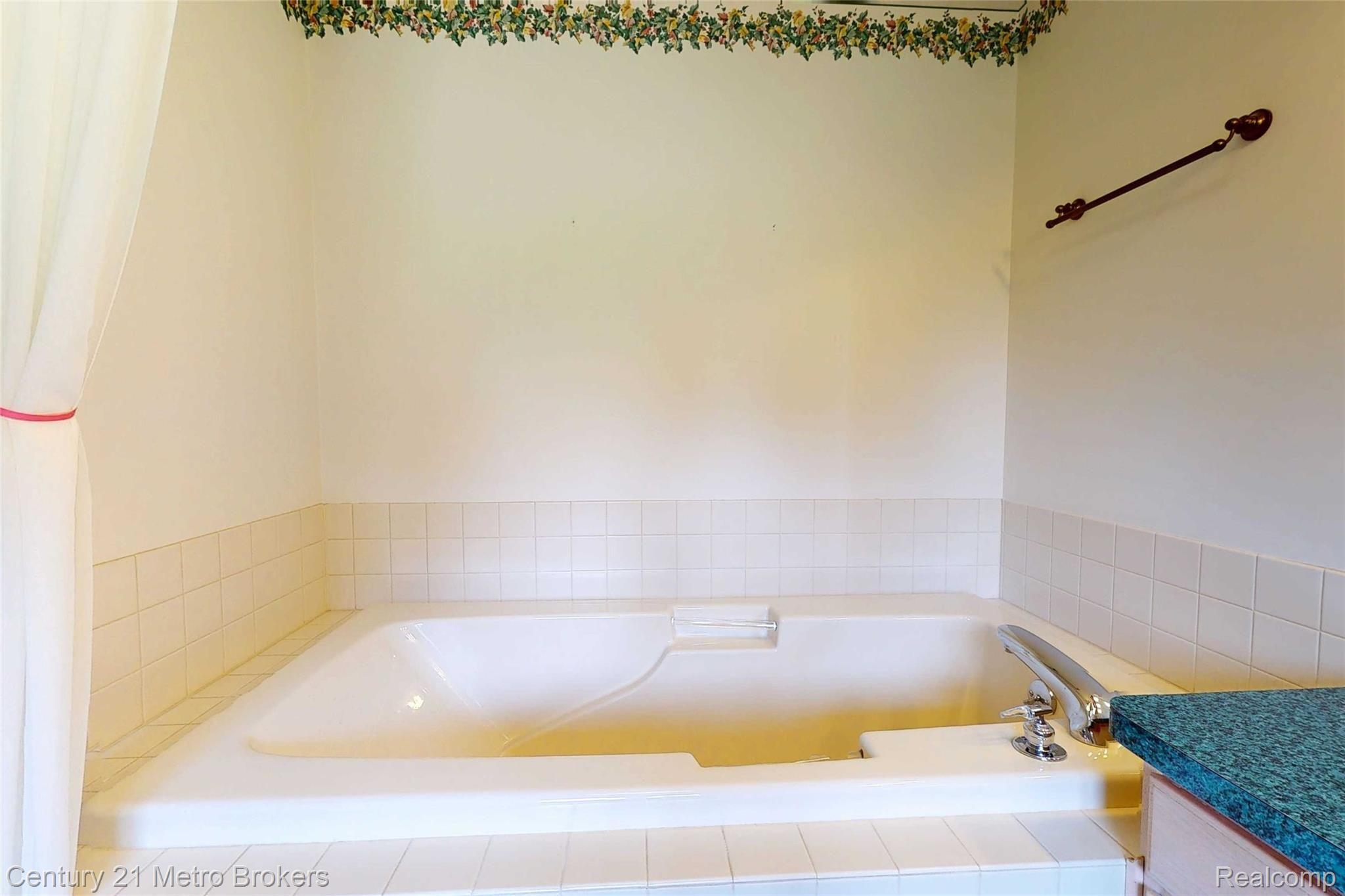 3408 South State Road Davison, MI 48423 - Photo 35 of 51 3408-S-State-Rd-24 Bathroom.jpg