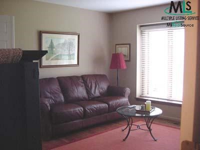 902 River Rochesterhillscity Oakland Mi 48307 Rochester, MI 48307 - Photo 7 of 9 769645-6.JPG