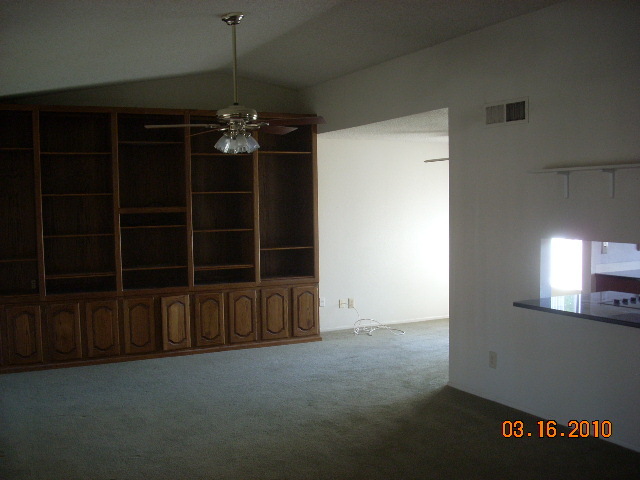 2421 West Hearn Road Phoenix, AZ 85023 - Photo 5 of 16 living room