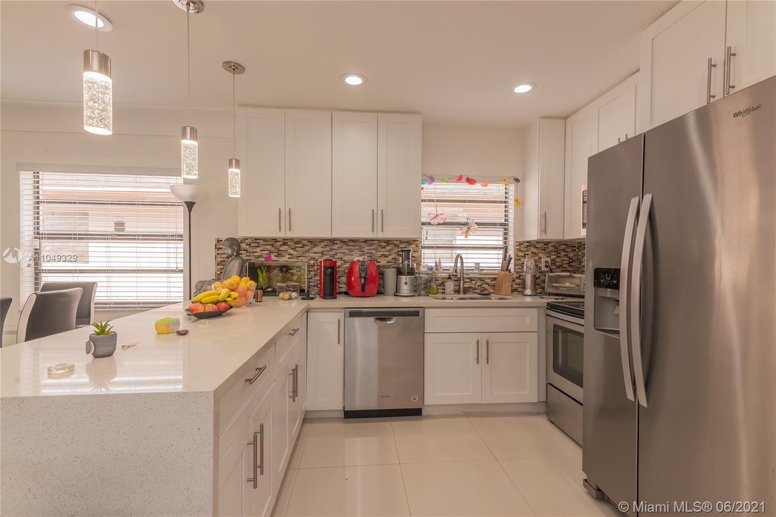 2417 Raleigh Street Hollywood, FL 33020 - Photo 12 of 77 Gallery Image 12