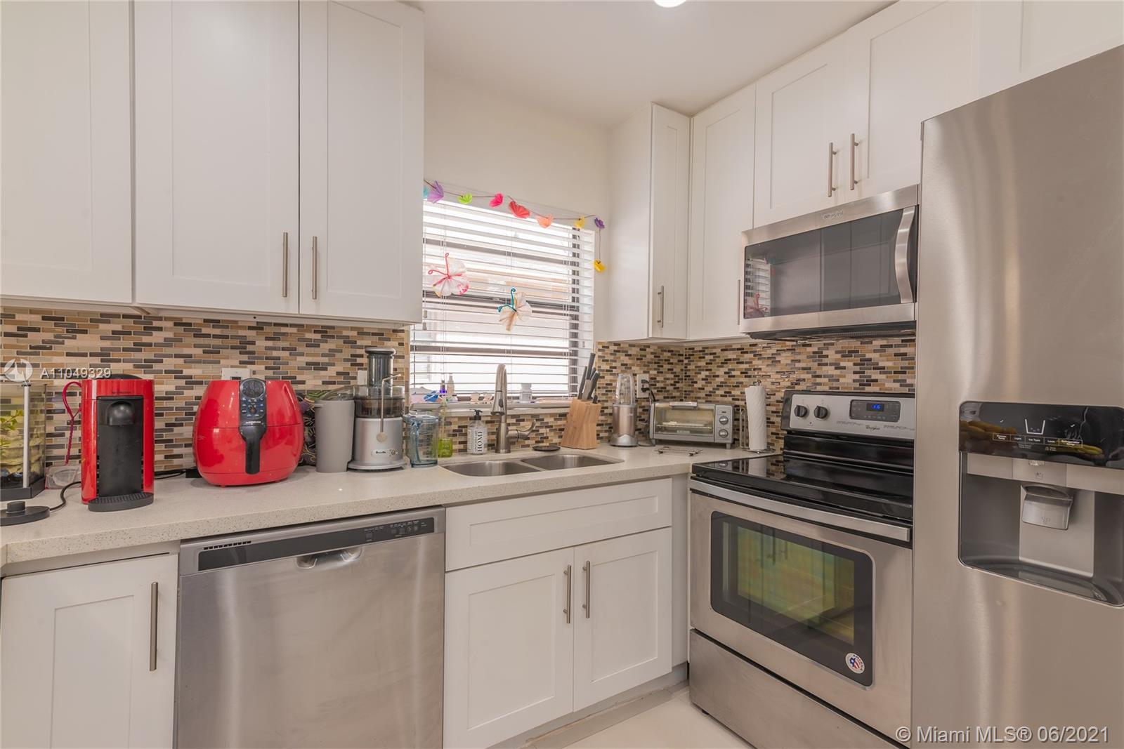 2417 Raleigh Street Hollywood, FL 33020 - Photo 13 of 77 Gallery Image 13
