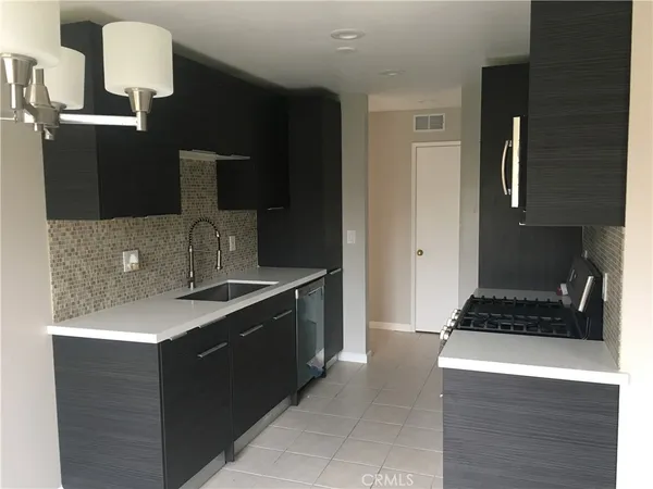 $495,000 | 700 West La Veta Avenue, Unit G8, Orange, CA 92868