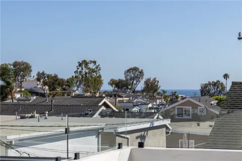 $3,150,000 | 716 Orchid Avenue, Corona del Mar, CA 92625