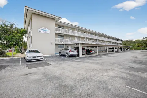 $290,000 | 900 Southwest 12th Street, Unit 305, Fort Lauderdale, FL 33315