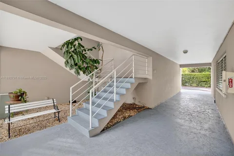 $290,000 | 900 Southwest 12th Street, Unit 305, Fort Lauderdale, FL 33315
