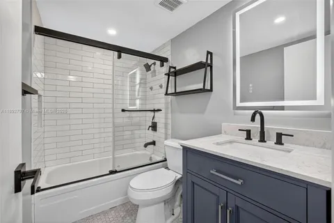 $290,000 | 900 Southwest 12th Street, Unit 305, Fort Lauderdale, FL 33315