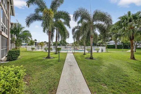 $275,000 | 900 Southwest 12th Street, Unit 305, Fort Lauderdale, FL 33315