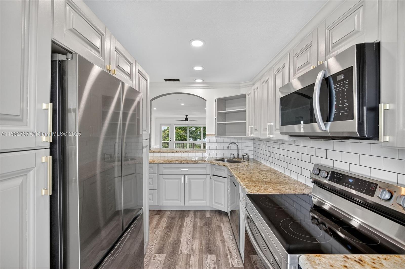 900 Southwest 12th Street, Unit 305 Fort Lauderdale, FL 33315 - Photo 5 of 72