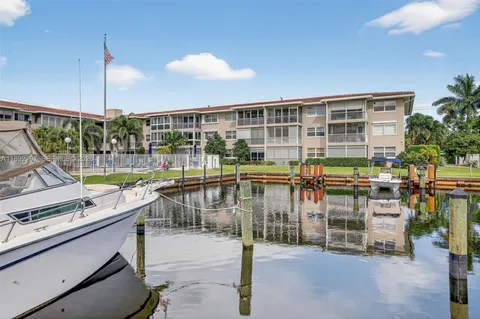 $275,000 | 900 Southwest 12th Street, Unit 305, Fort Lauderdale, FL 33315