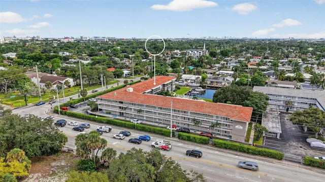 $275,000 | 900 Southwest 12th Street, Unit 305, Fort Lauderdale, FL 33315