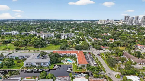 $290,000 | 900 Southwest 12th Street, Unit 305, Fort Lauderdale, FL 33315