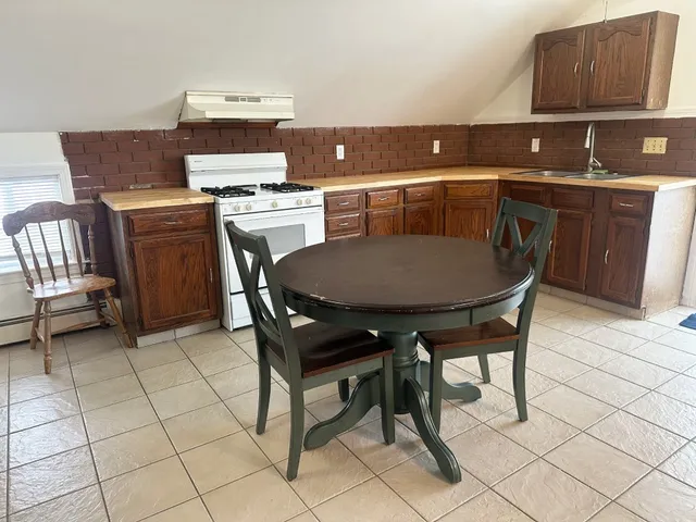 $1,900 | 78 Memorial Drive, Unit 2, Pawtucket, RI 02860