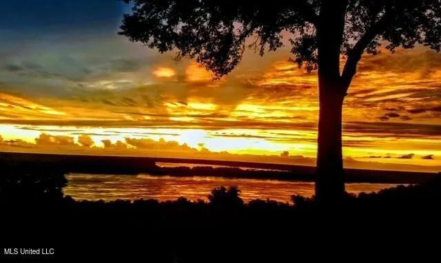 $716,000 | 26 A Cemetery Road, Natchez, MS 39120