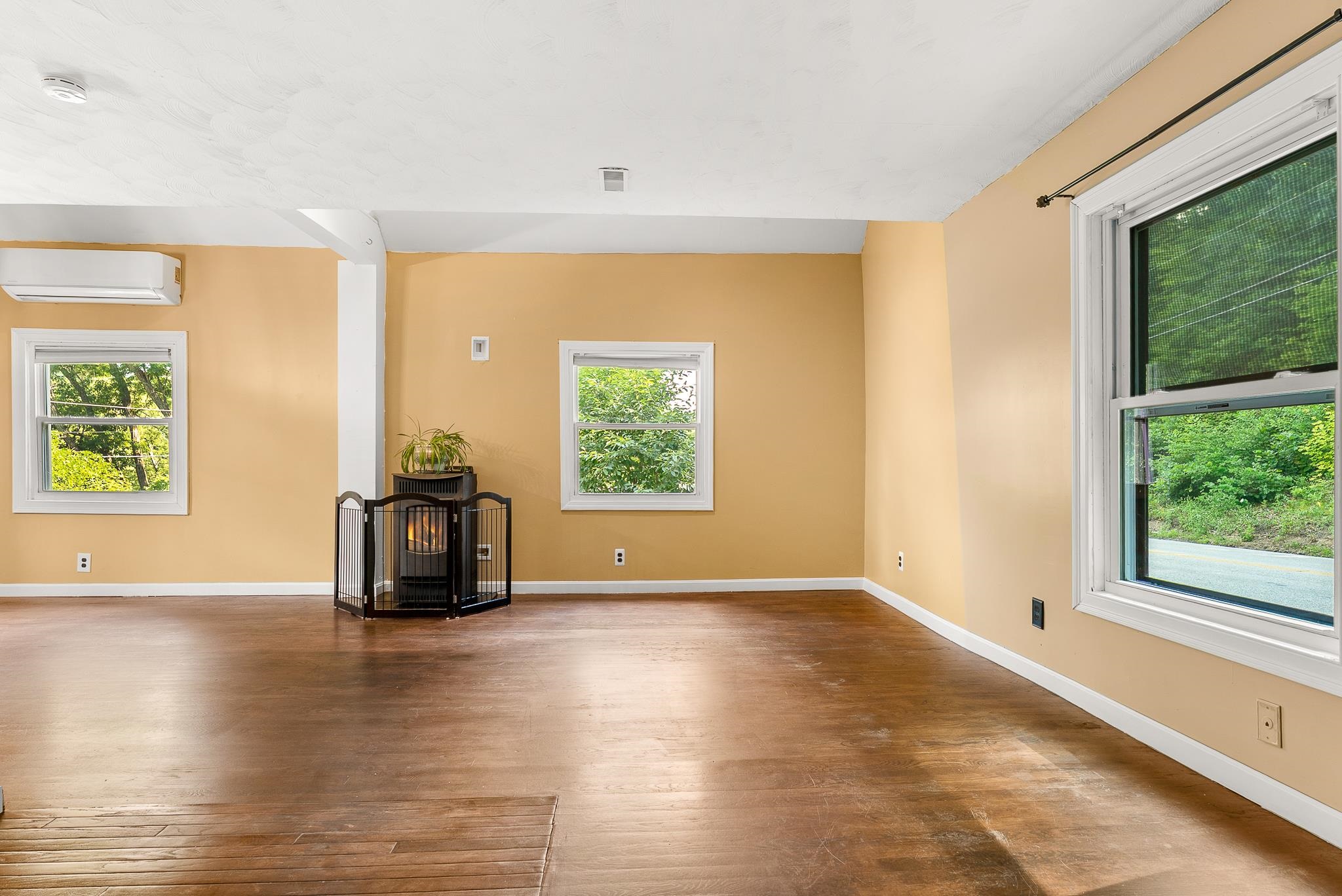 447 West River Road Hooksett, NH 03106 - Photo 12 of 46