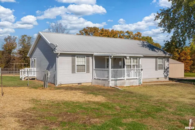 $194,000 | 2080 Highway 166, Creal Springs, IL 62922