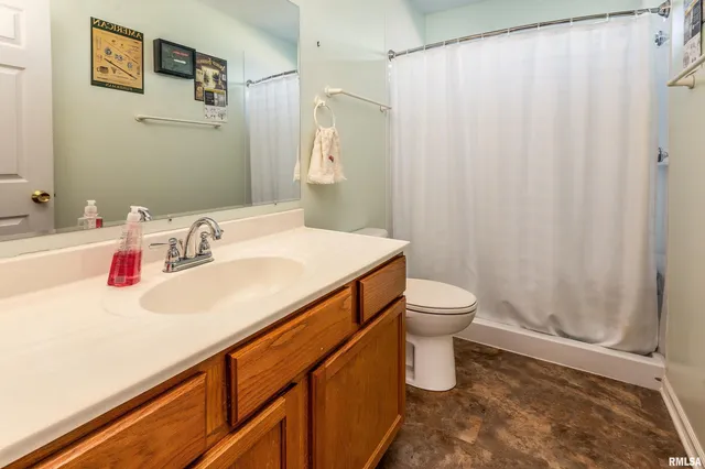 $194,000 | 2080 Highway 166, Creal Springs, IL 62922