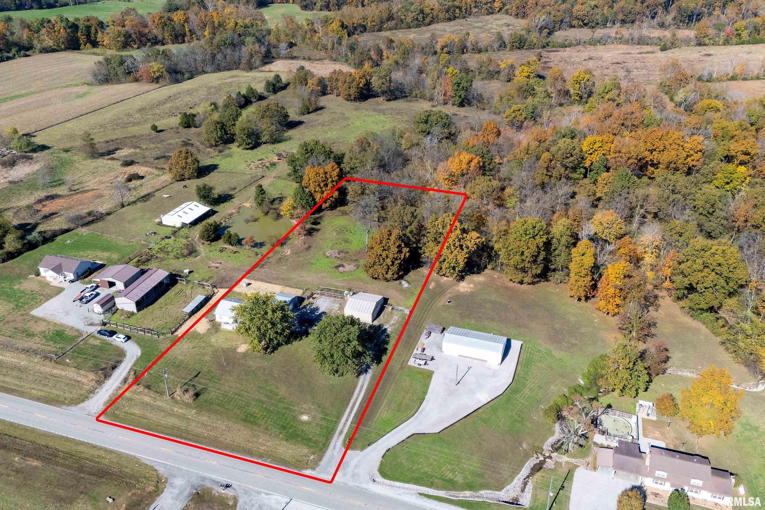 2080 Highway 166 Creal Springs, IL 62922 - Photo 2 of 32