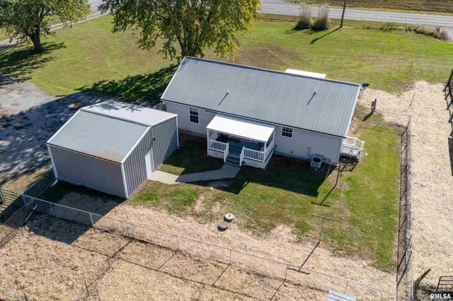 $194,000 | 2080 Highway 166, Creal Springs, IL 62922