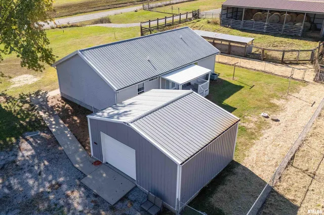 $194,000 | 2080 Highway 166, Creal Springs, IL 62922