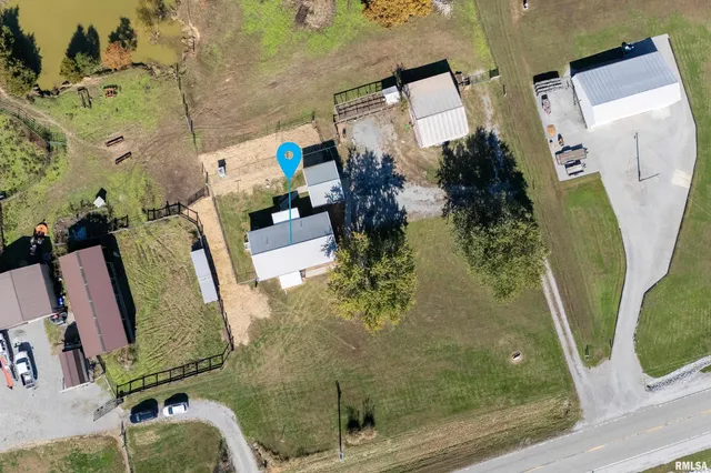 $194,000 | 2080 Highway 166, Creal Springs, IL 62922