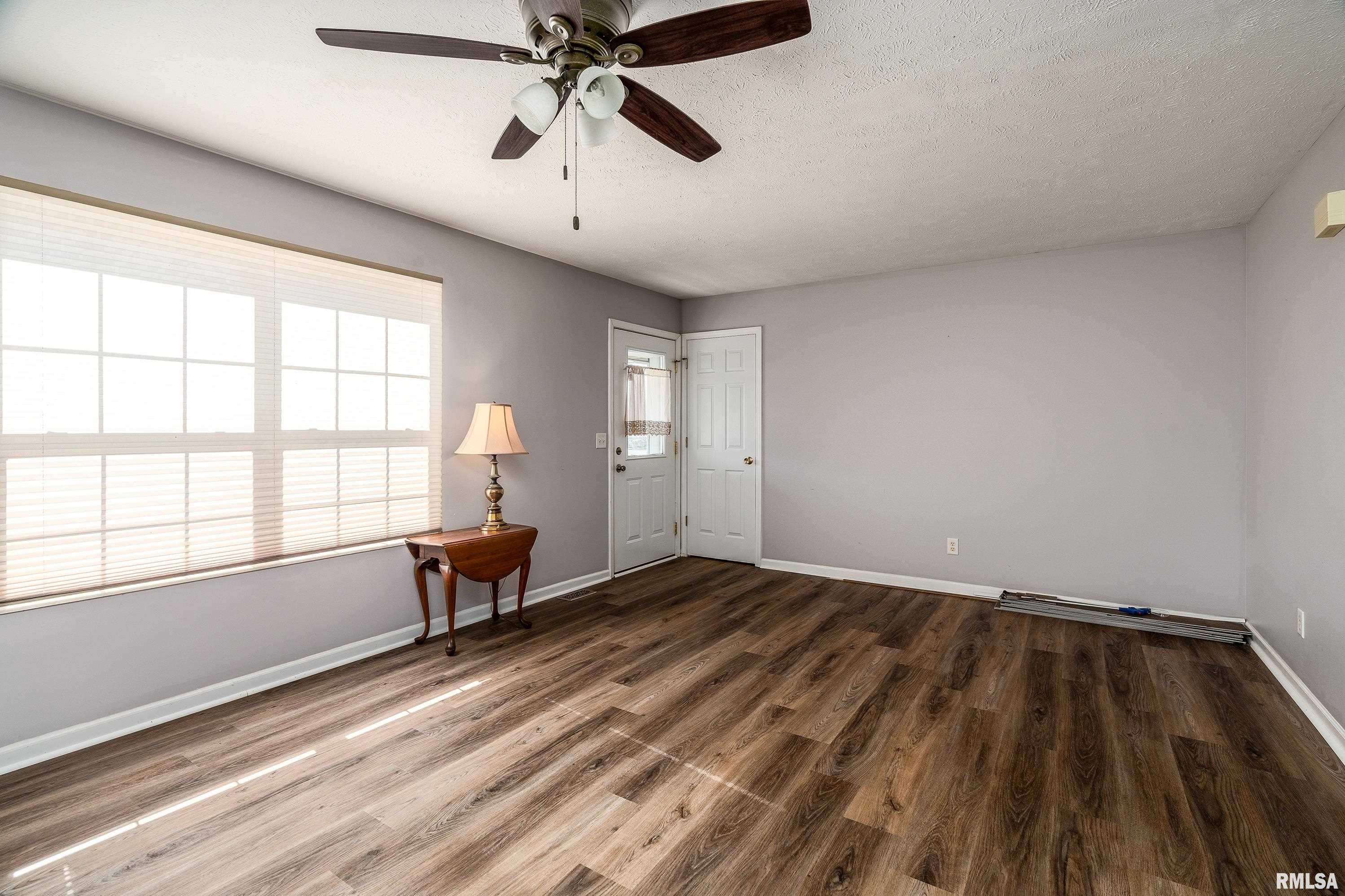 2080 Highway 166 Creal Springs, IL 62922 - Photo 3 of 32