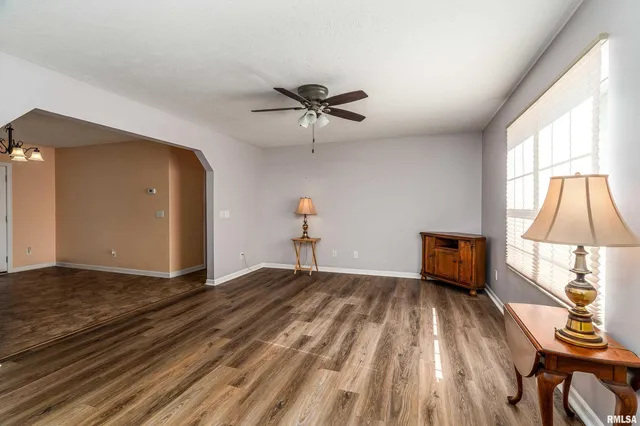 $194,000 | 2080 Highway 166, Creal Springs, IL 62922