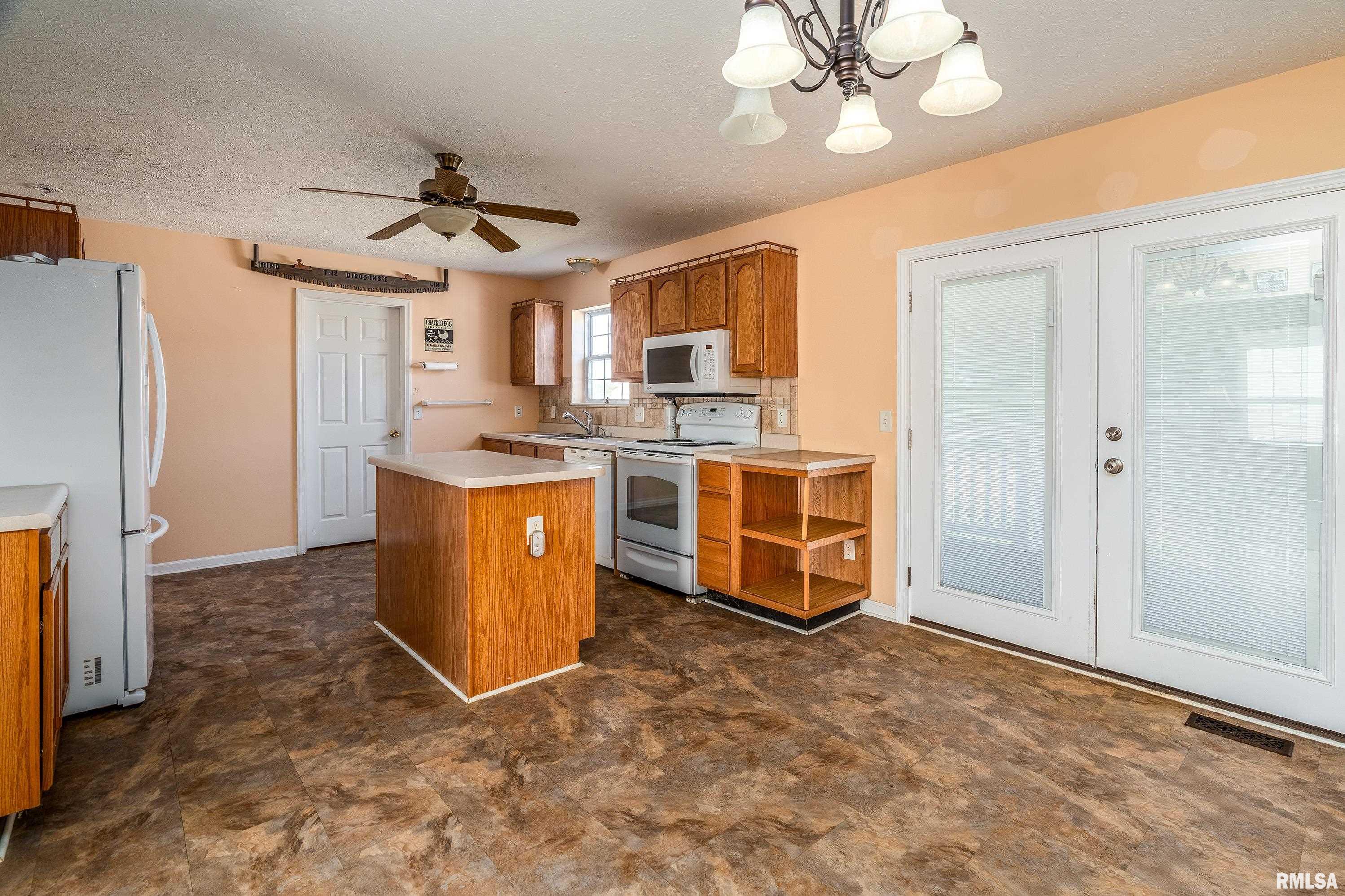 2080 Highway 166 Creal Springs, IL 62922 - Photo 7 of 32