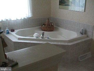 806 West Ridge Road Elizabethtown, PA 17022 - Photo 2 of 6