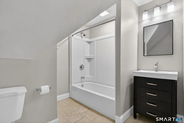 $1,700 | 129-131 Francis Avenue, Hartford, CT 06106