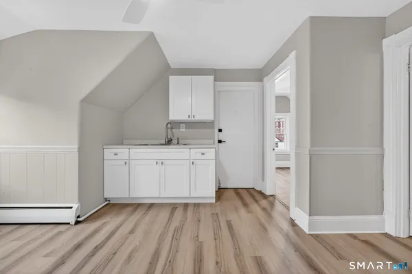 $1,700 | 129-131 Francis Avenue, Hartford, CT 06106