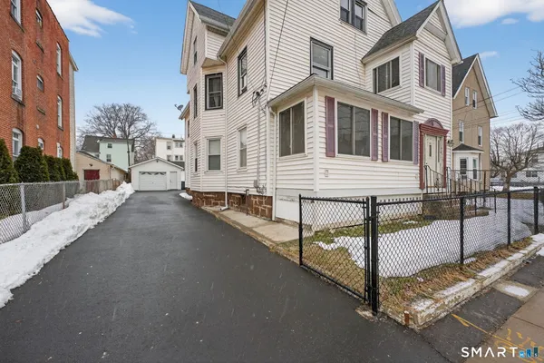 $1,700 | 129-131 Francis Avenue, Hartford, CT 06106