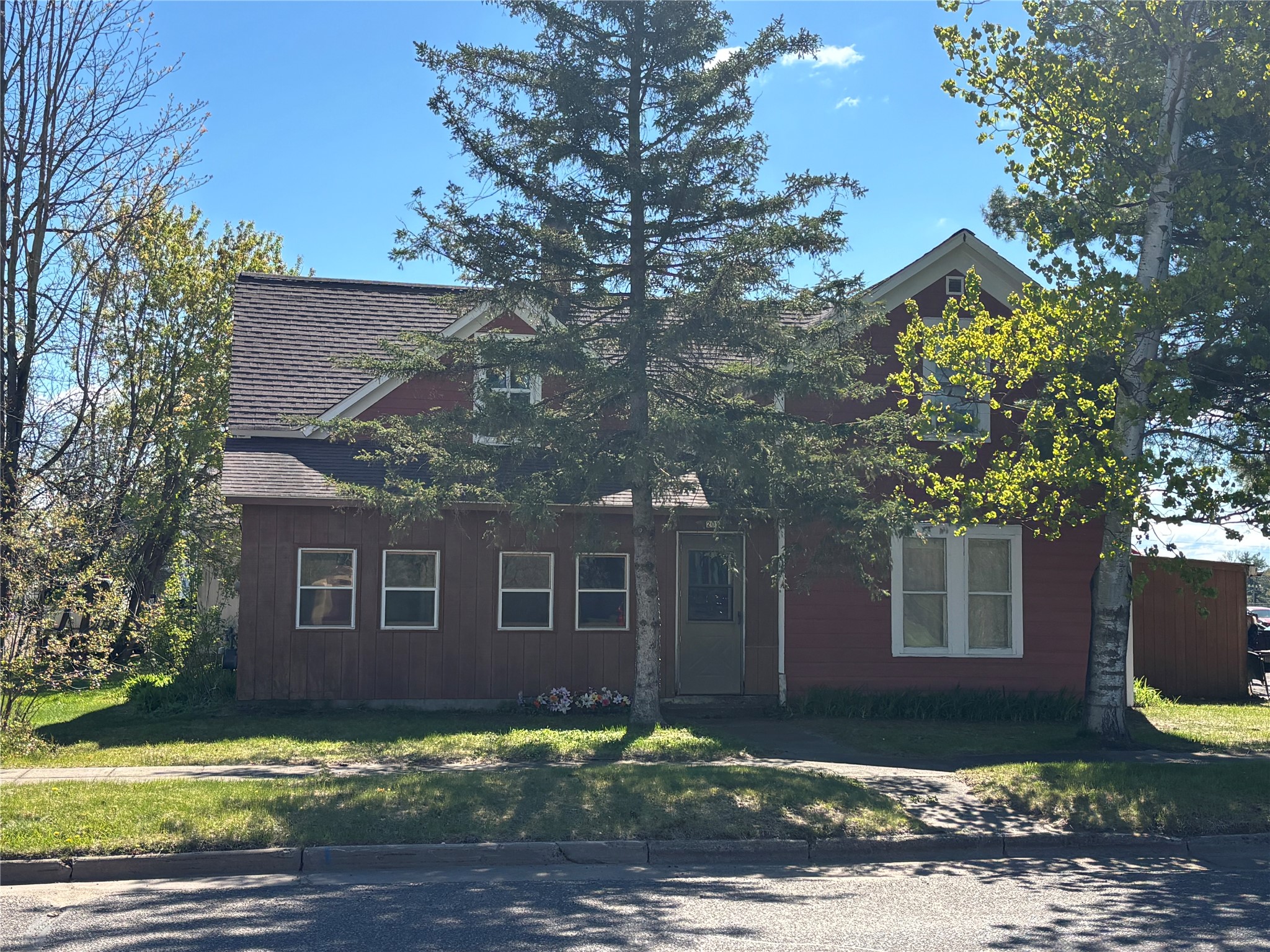 205 9th Street Cameron, WI 54822 - Photo 1 of 28