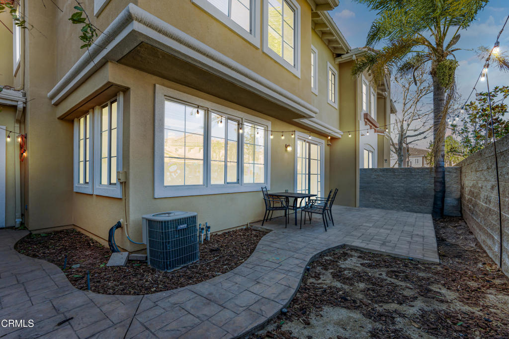 2916 Esperanza Way, Unit F Simi Valley, CA 93063 - Photo 30 of 46