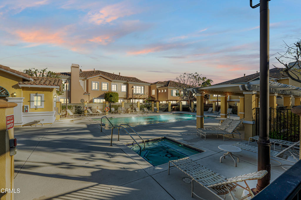 2916 Esperanza Way, Unit F Simi Valley, CA 93063 - Photo 34 of 46