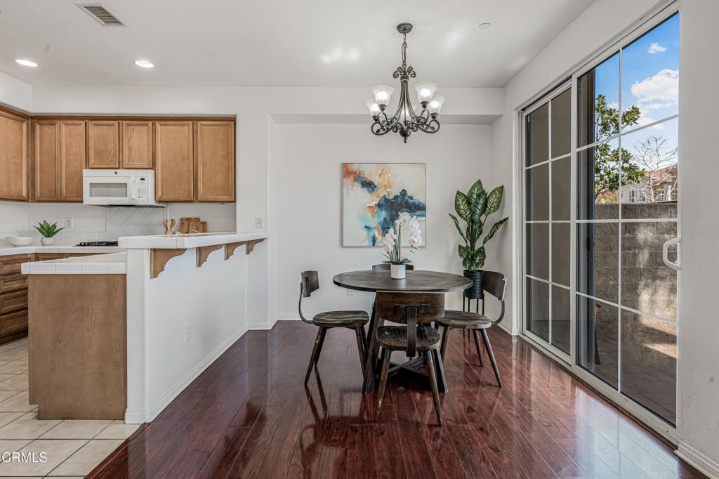 2916 Esperanza Way, Unit F Simi Valley, CA 93063 - Photo 6 of 46